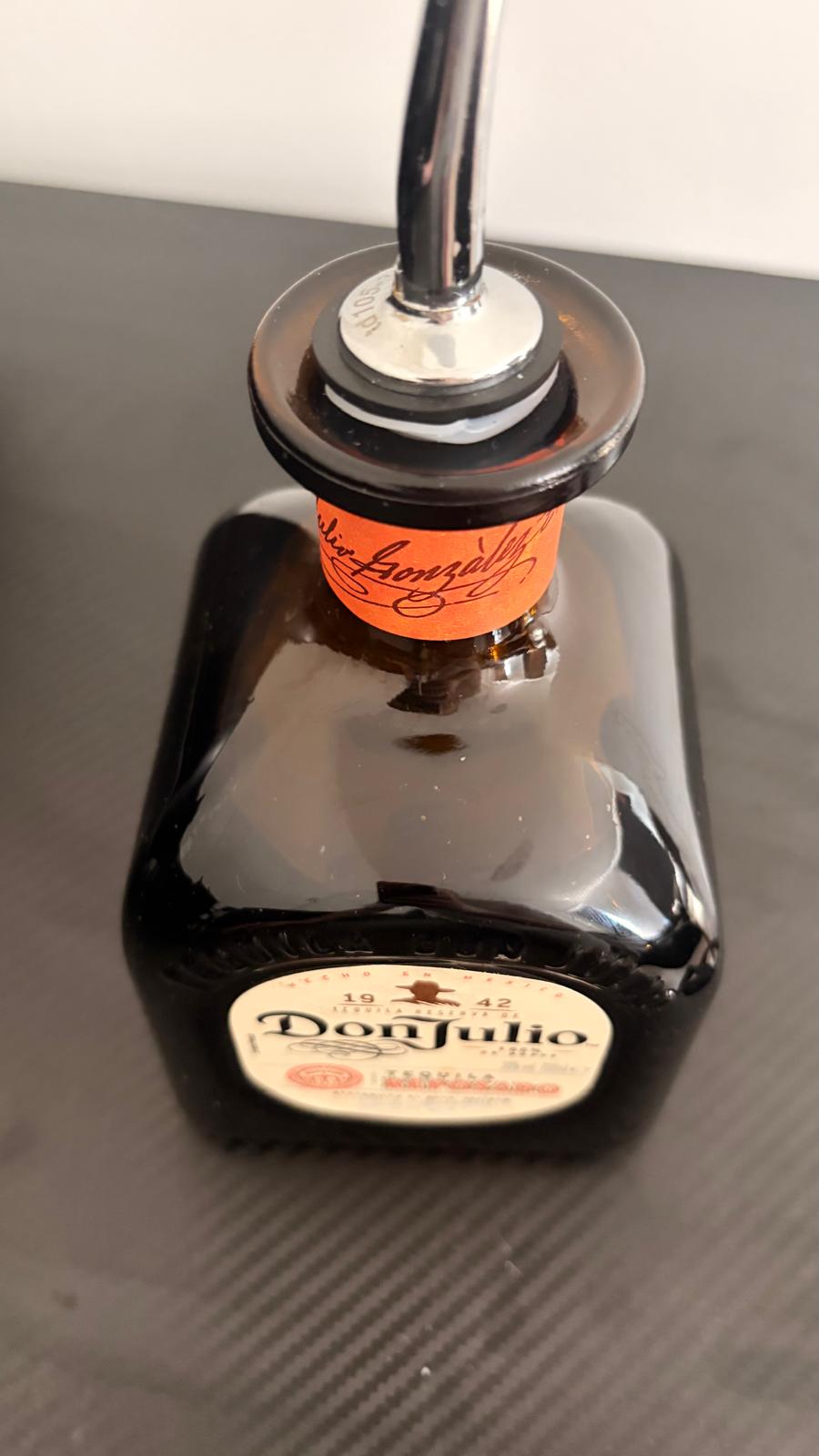 PourMate – Reusable Silicone Pour Spout Sleeve